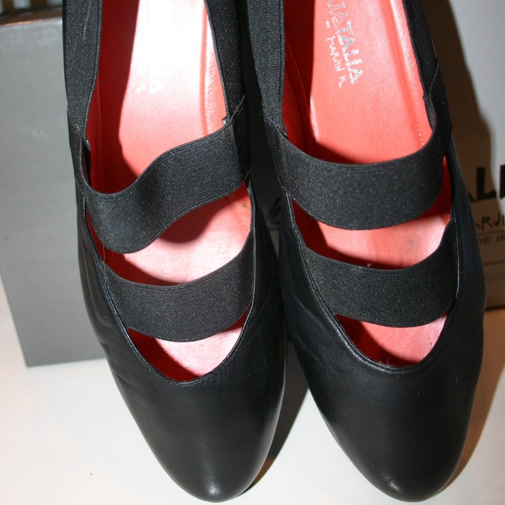 AQUATALIA Black Nappa Leather Weatherproof 1 3/4" Wedge Flat 8Medium